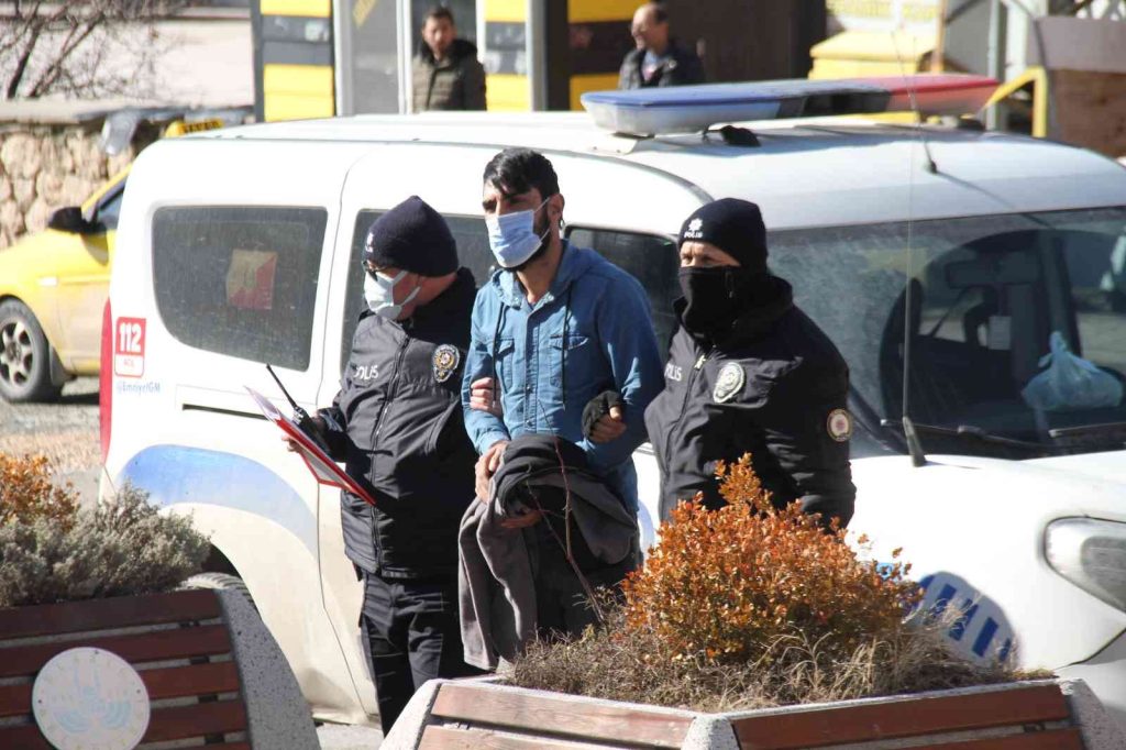 Elazığ’da kablo çalan şüpheli bekçiler tarafından suçüstü yakalandı