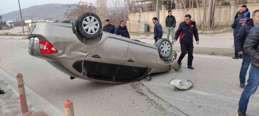 Elazığ’da otomobil ters döndü: 1 yaralı