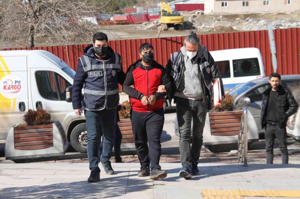 Elazığ’da rögar kapağı çalan şüpheli tutuklandı