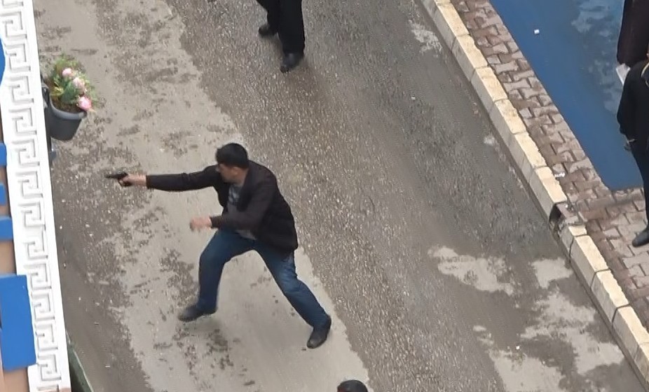 Elazığ’da silahlı kavgada ortalık savaş alanına döndü: 1 yaralı