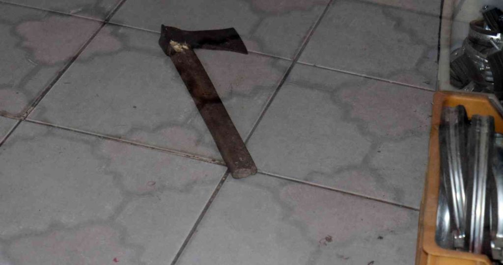 Esnafların baltalı bıçaklı kavgasında 3 yaralı