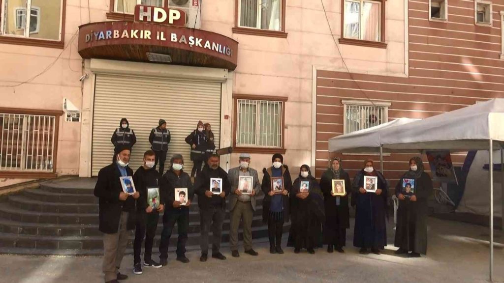 Evlat nöbeti 887’nci gününde kararlılıkla sürüyor