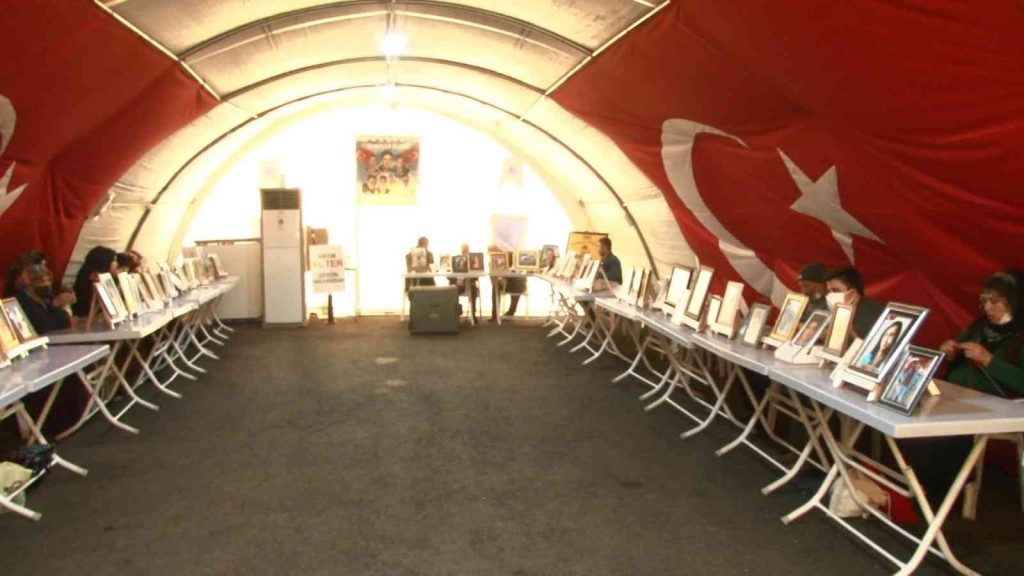 Evlat nöbetindeki ailelerden CHP Genel Başkanı Kılıçdaroğlu’na tepki