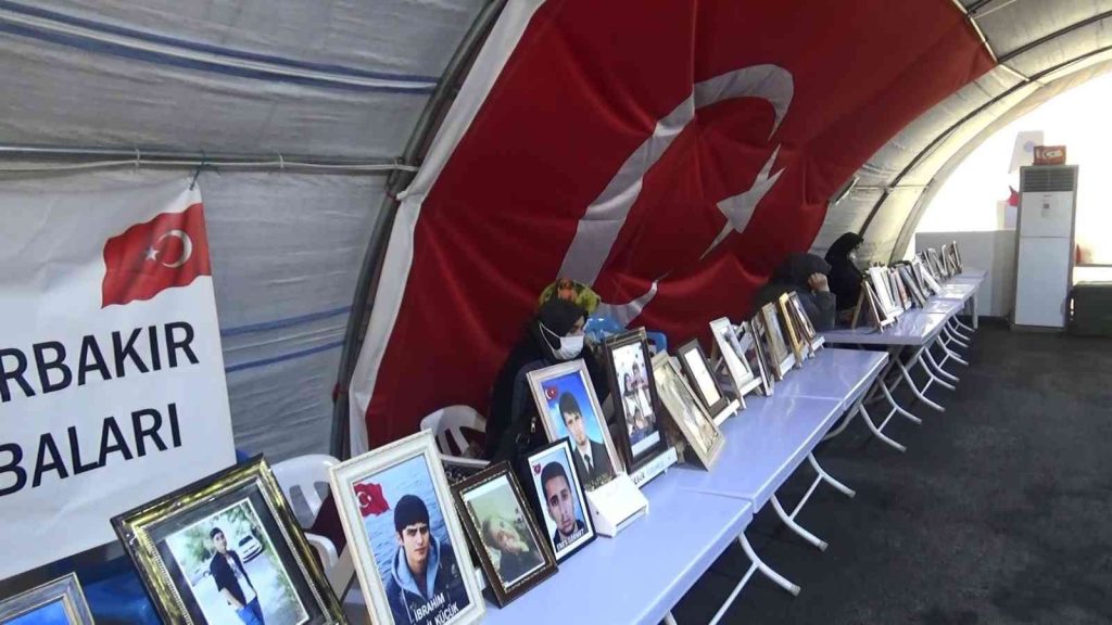 Evlat nöbetindeki anne, oğlunu HDP’den istiyor