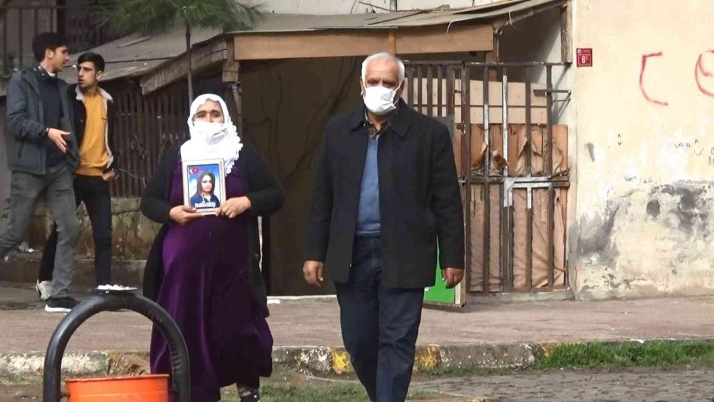 Evlat nöbetinin 886’ncı gününde 258’inci aile nöbete katıldı