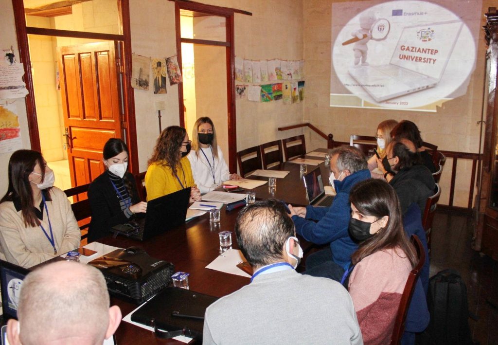 GAÜN’de eğitimde teknoloji kullanımını yaygınlaştıracak proje