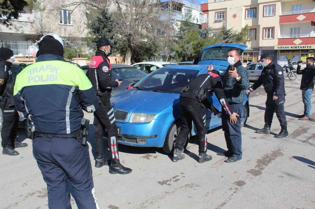 Gaziantep’te okul önlerinde şok uygulama
