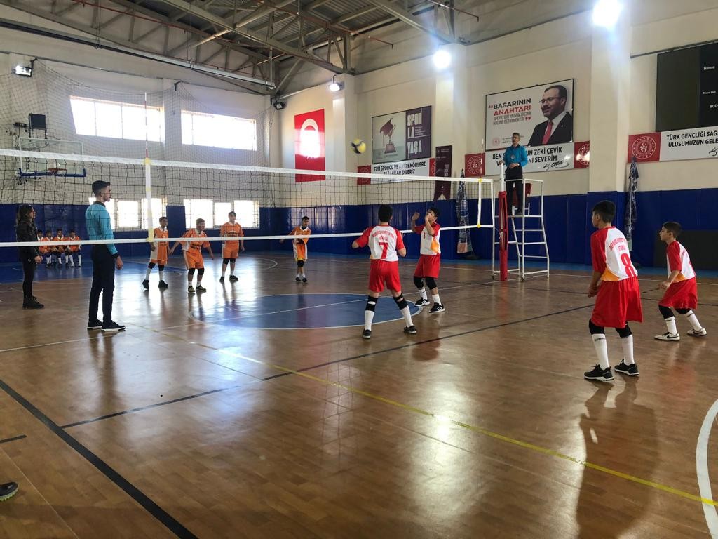 Gençler voleybolda şampiyonlar belli oldu