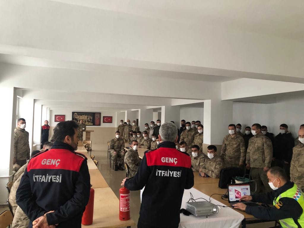 Genç’te jandarma personeline yönelik yangın tatbikatı