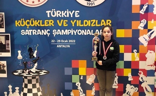 GKV Özel okulları öğrencisi Beren Kalyoncu Türkiye ikincisi
