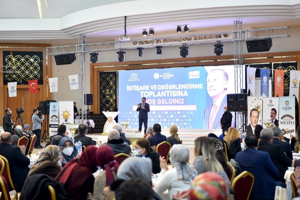 Gürkan,  AK Parti ana kademesine sunum yaptı