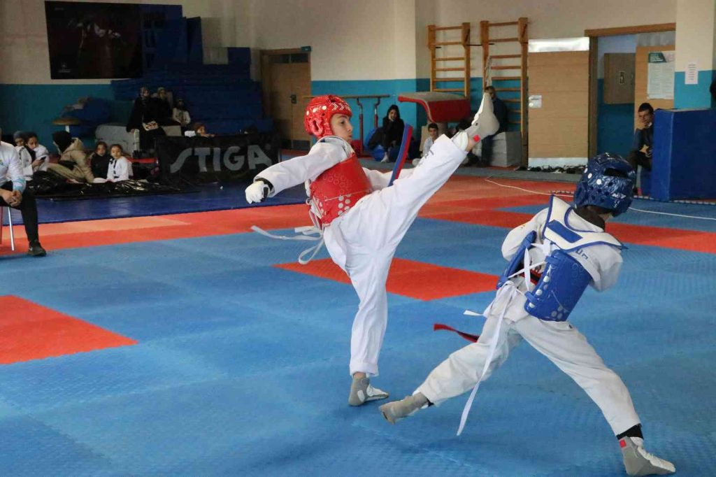 Haliliye’de şampiyon sporcular yetişiyor