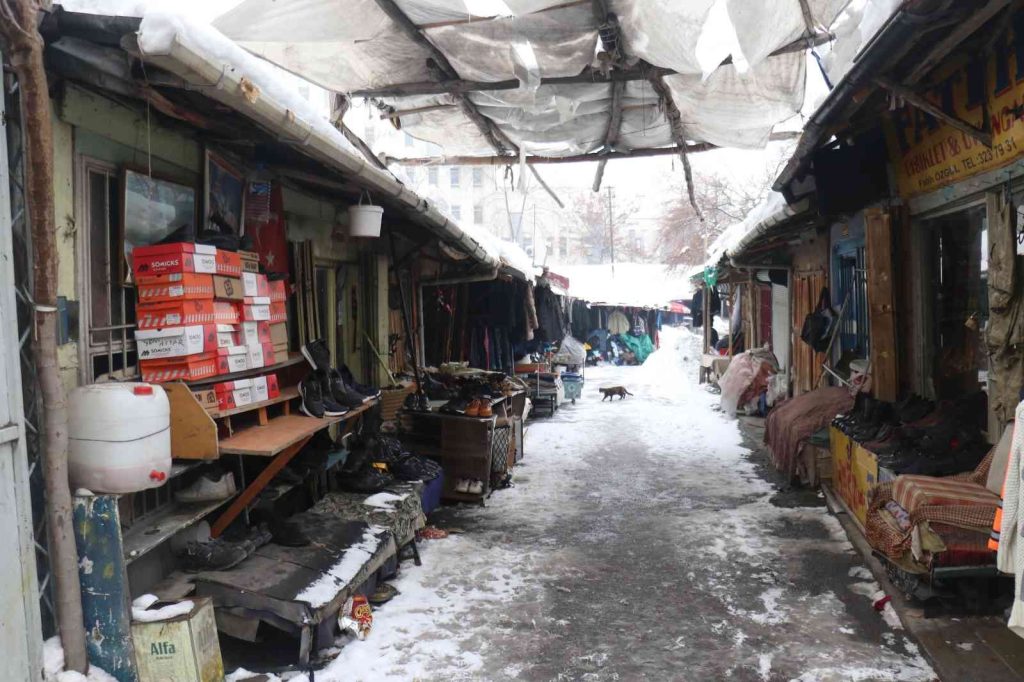 Hırsızların yeni adresi ‘Tellal Pazarı’