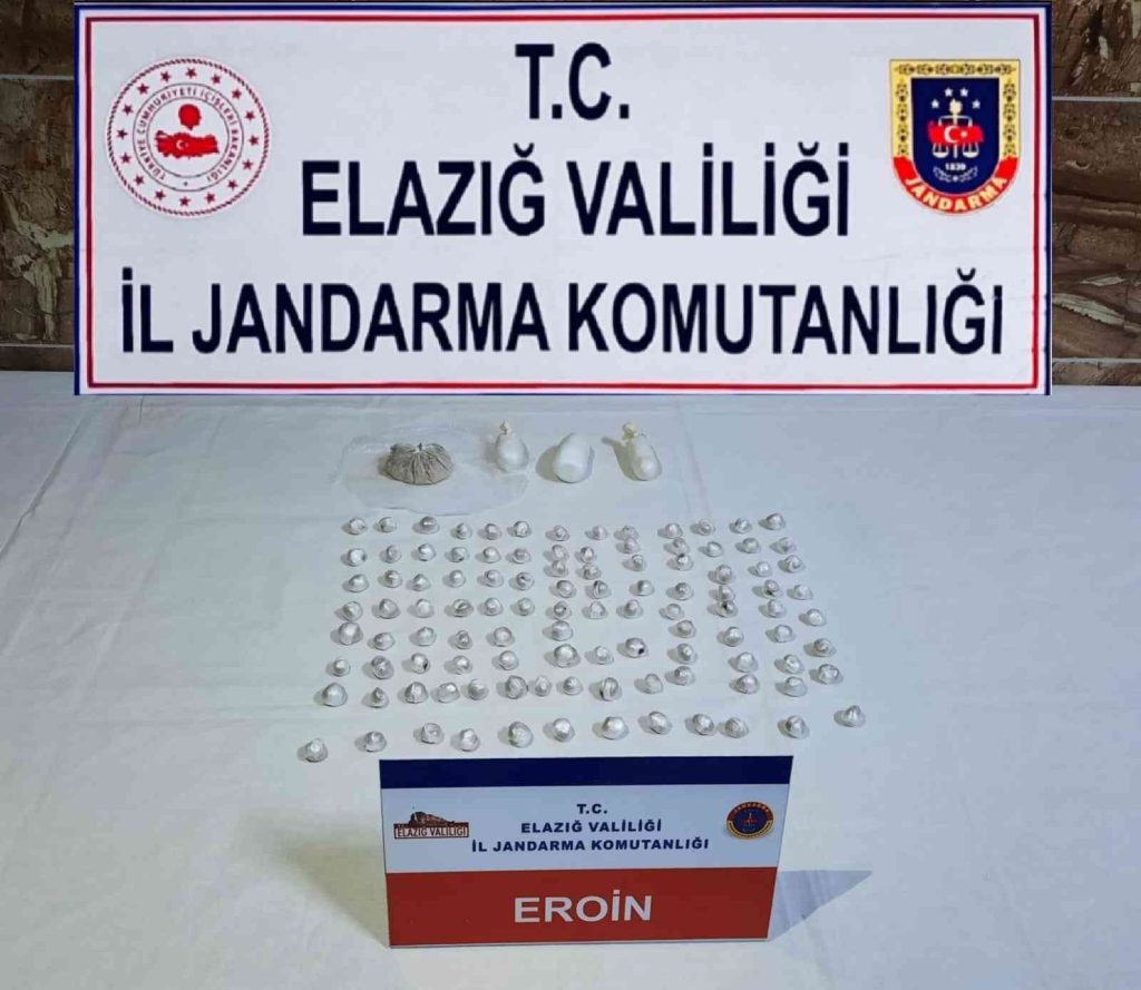 Jandarma uyuşturucu tacirlerine geçit vermiyor