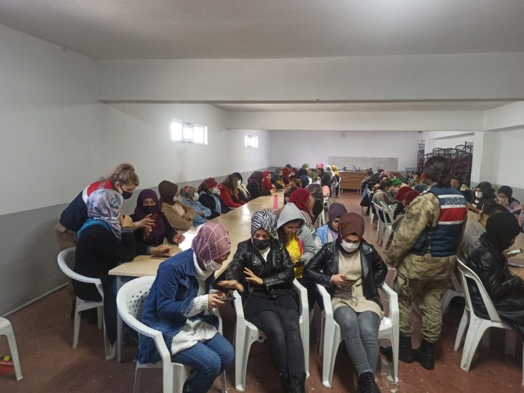 Kadın işçilere KADES bilgilendirmesi