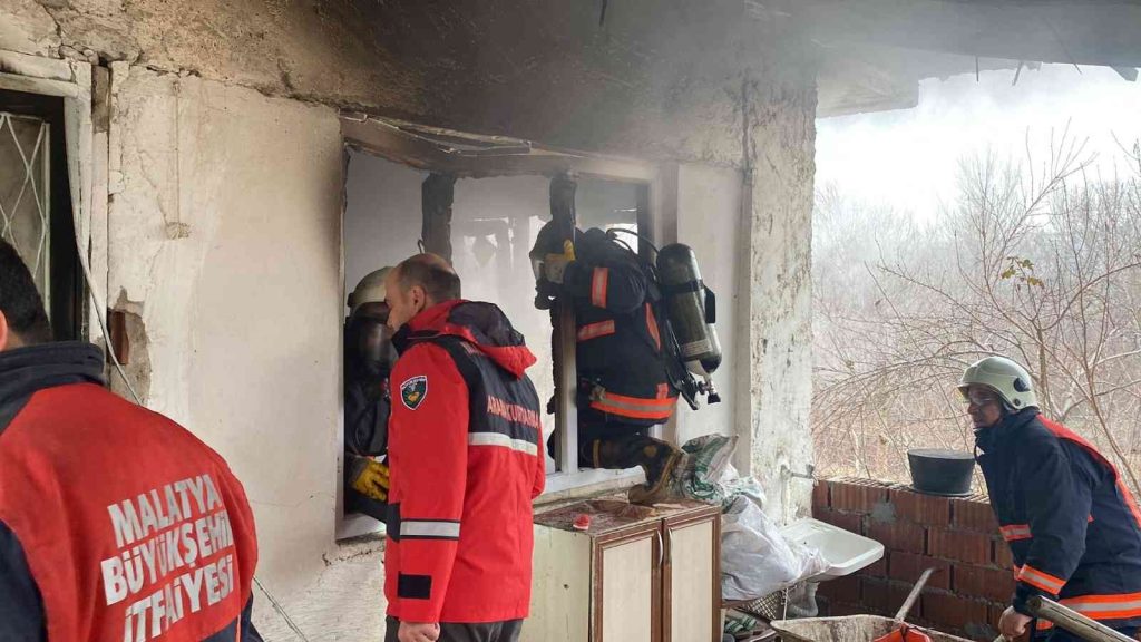 Malatya’da ev yangını