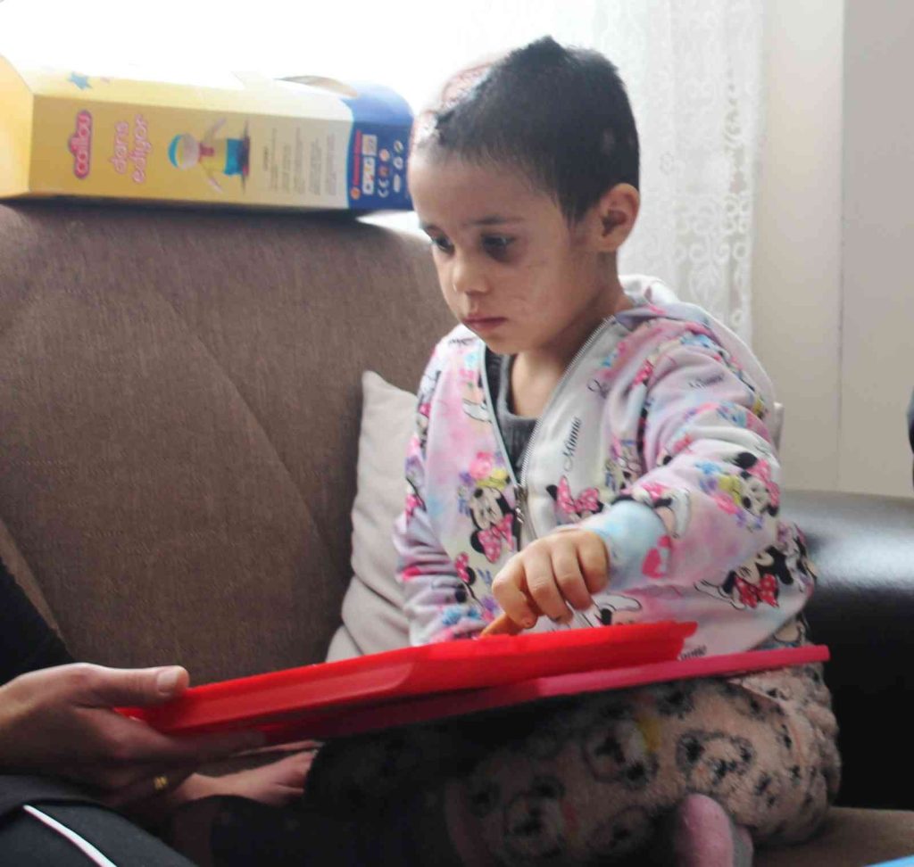 Minik Asiye evinde ilk kez görüntülendi, neşeli hali dikkat çekti