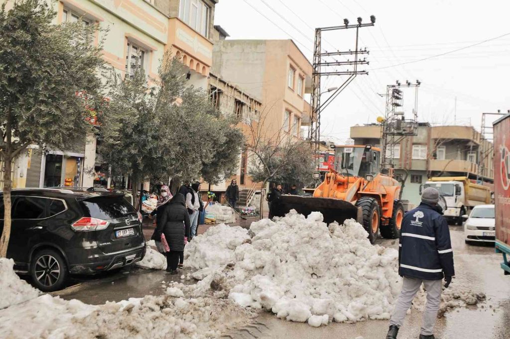 Muhtarlardan Fadıloğlu’na hizmet teşekkürü