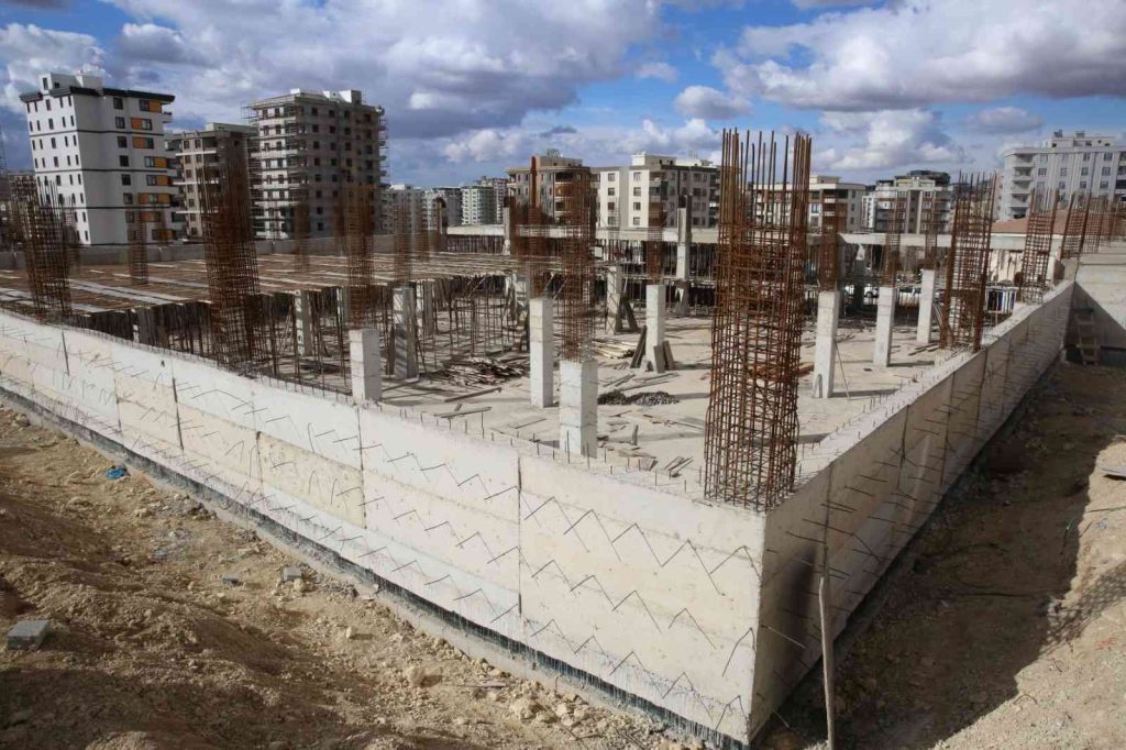 Narlıkuyu semt pazarı yükseliyor