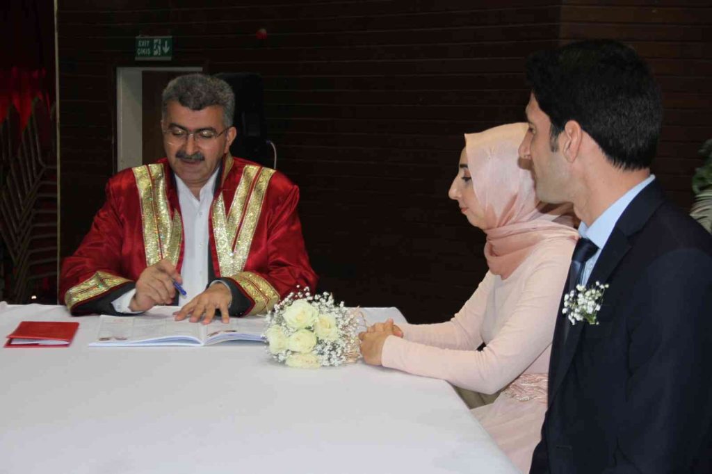 Nikah dairelerinde 22.02.2022 yoğunluğu