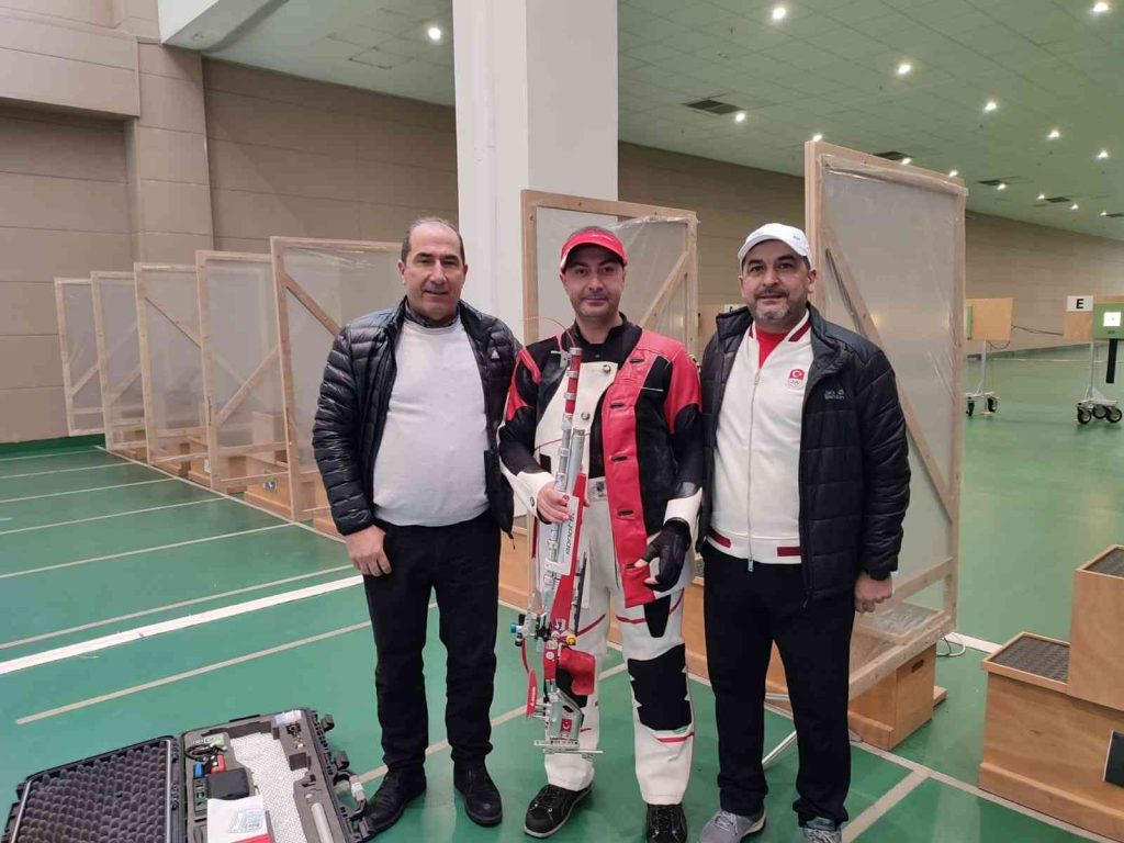 Ömer Akgün’den şampiyonluklara ambargo