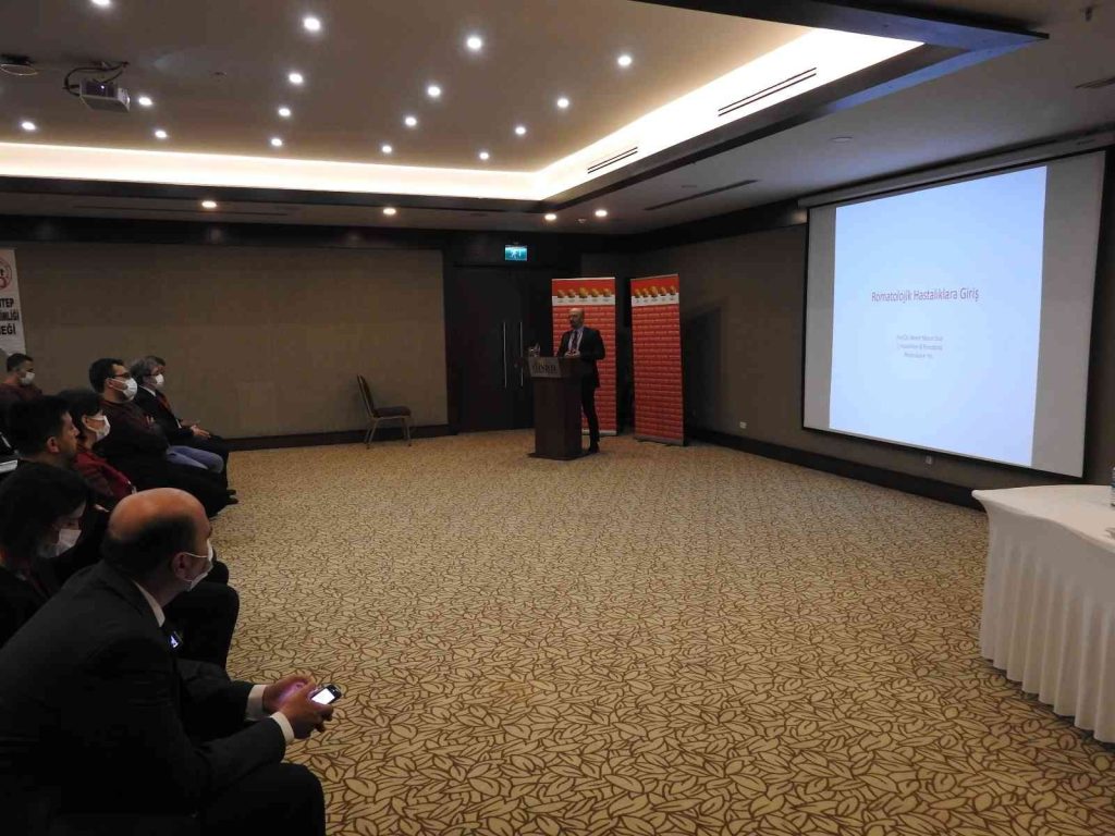 Romatoloji doktorları sempozyumda buluştu