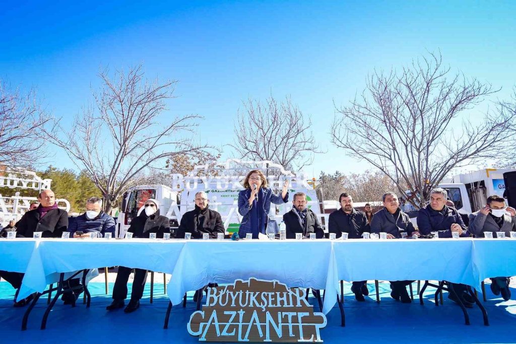 Şahin’den karla mücadelede çalışan personele ikramiye müjdesi
