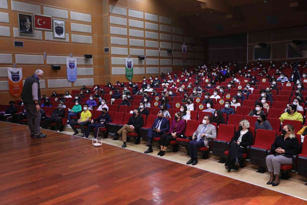 SANKO Okulları’nda Kariyer Günü ve Üniversite Fuarı başladı