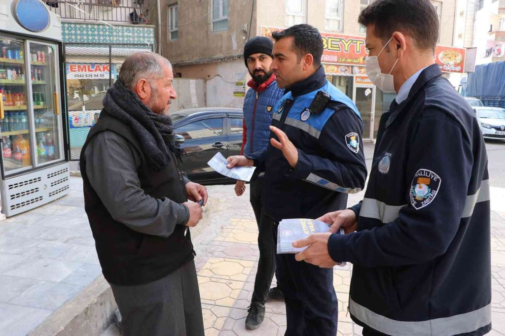 Şanlıurfa’da kaldırım işgaline karşı broşürlü uyarı