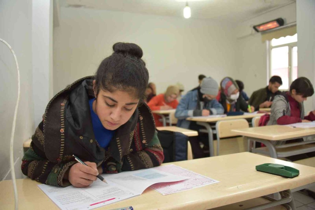 Siverek’te öğrencilere deneme sınavı desteği