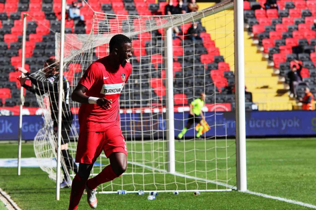 Spor Toto Süper Lig: Gaziantep FK: 3 – DG Sivasspor: 1 (İlk yarı)