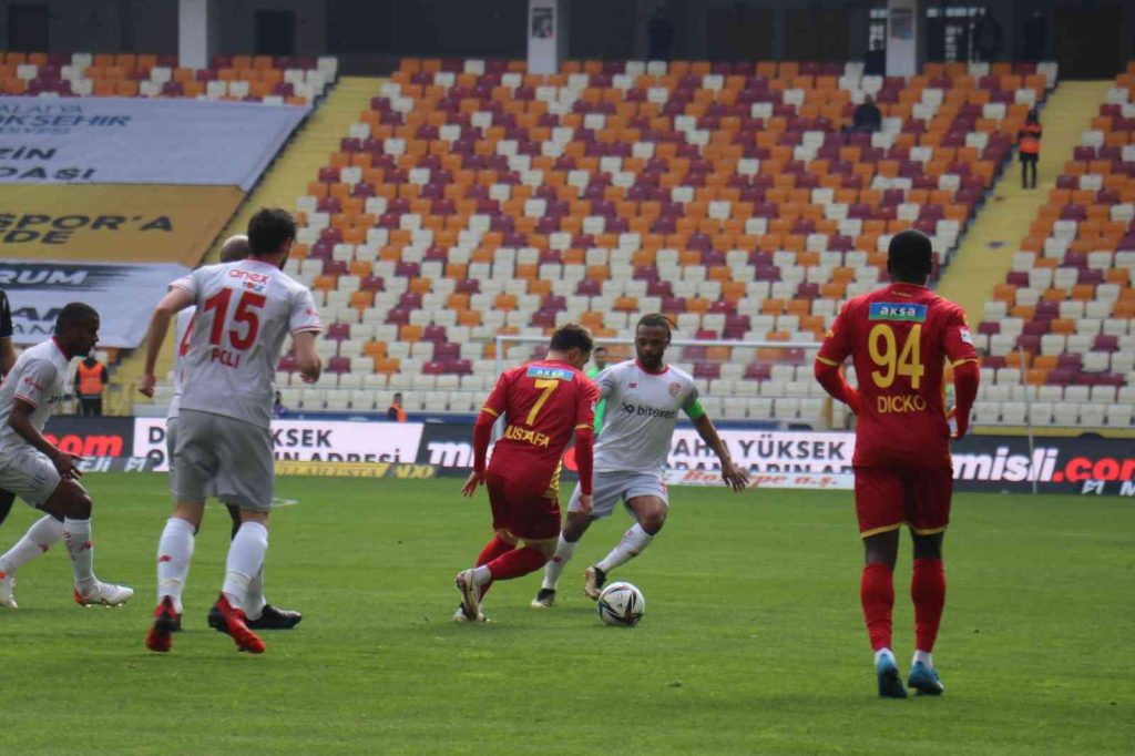 Süper Toto Süper Lig: Yeni Malatyaspor: 0 – Antalyaspor: 1 (İlk yarı)
