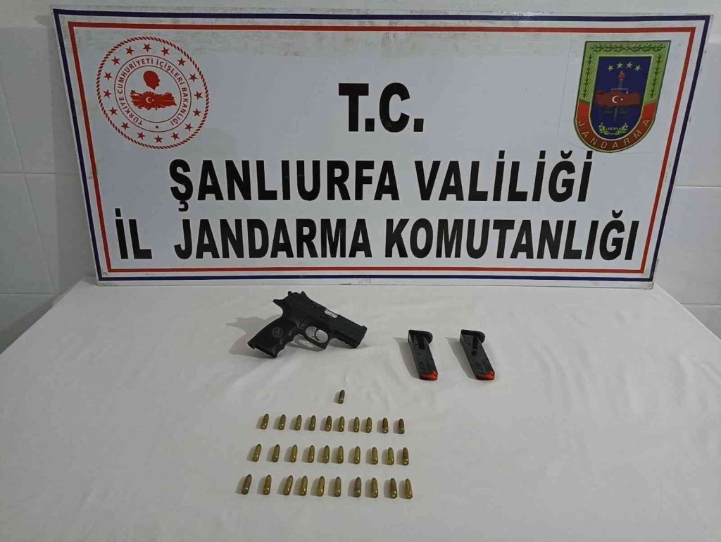 Suruç’ta ruhsatsız tabanca ele geçirildi