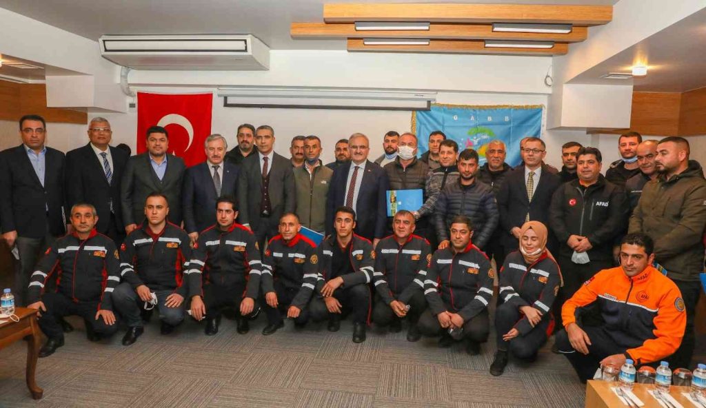 Vali Karaloğlu: “Diyarbakır’ı belediyecilik konusunda merkez okula dönüştürürüz”