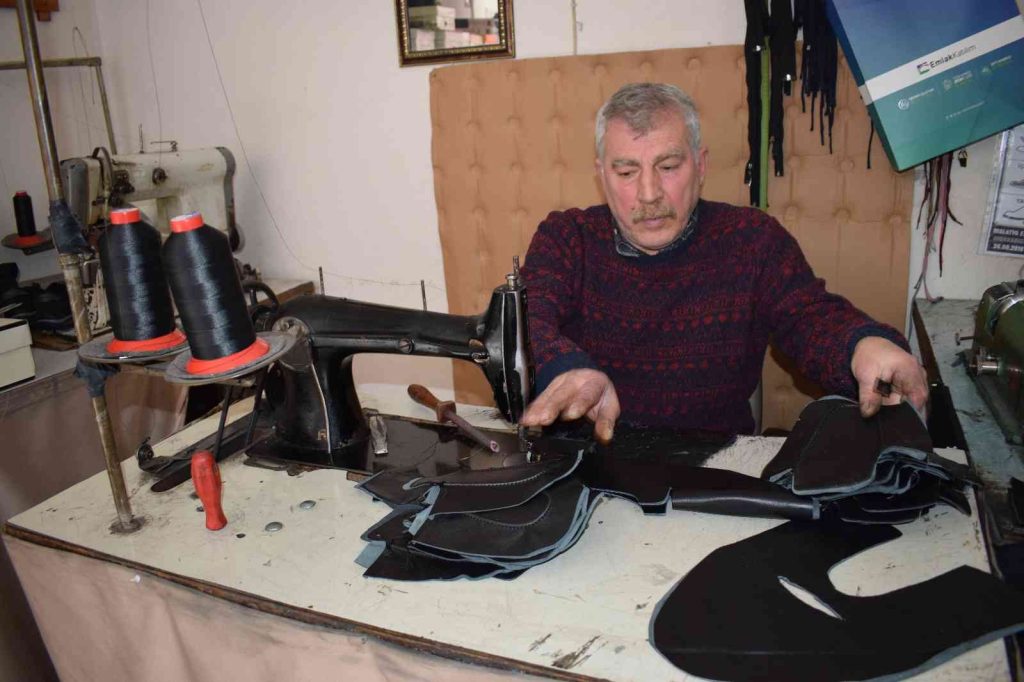 Yarım asırlık ayakkabı ustası mesleğini öğretecek çırak bulamıyor