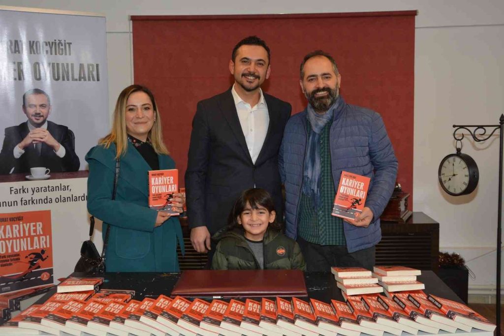Yazar Koçyiğit’ten imza günü