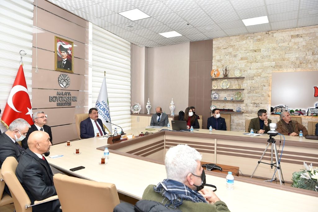 Yeni Kent Meydanı düzenlemesi ile ilgili bir sunum gerçekleştirildi