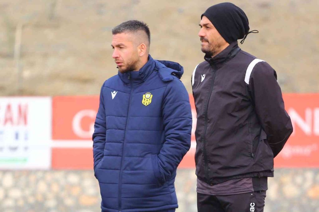 Yeni Malatyaspor’da Adem Büyük yönetiminde ilk idman gerçekleşti