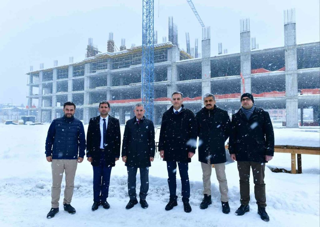 Yeşilyurt, 18 Mart’ta ihaleye çıkacak olan Yeşilyurt millet bahçesiyle dev bir yatırıma daha kavuşacak