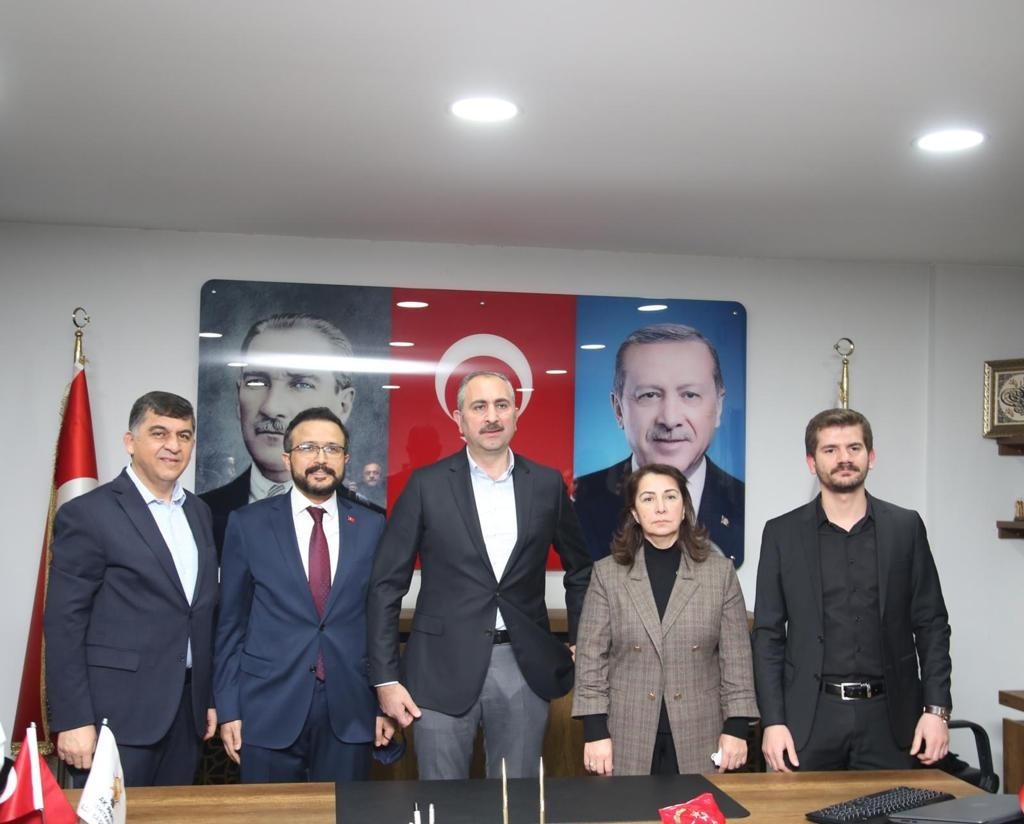 Adbulhamit Gül’e Şehitkamil’de coşkulu karşılama