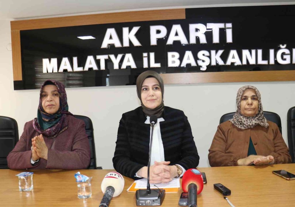 AK Partili kadınlardan 8 Mart etkinliğinde buluştu