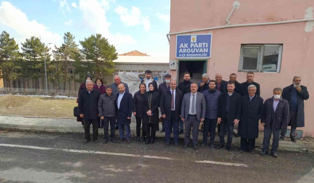 AK Partililer Arguvan’da bir araya geldi