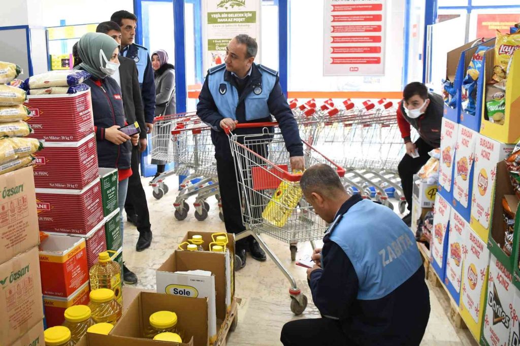 Araban’da zincir marketlerde denetim yapıldı