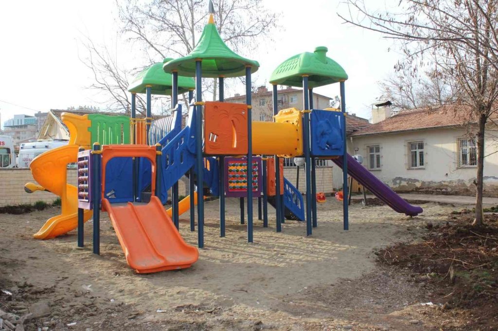 Başhekim Dr. Kozan, hastane şartlarını iyileştirmek için çalışmalarına devam ediyor