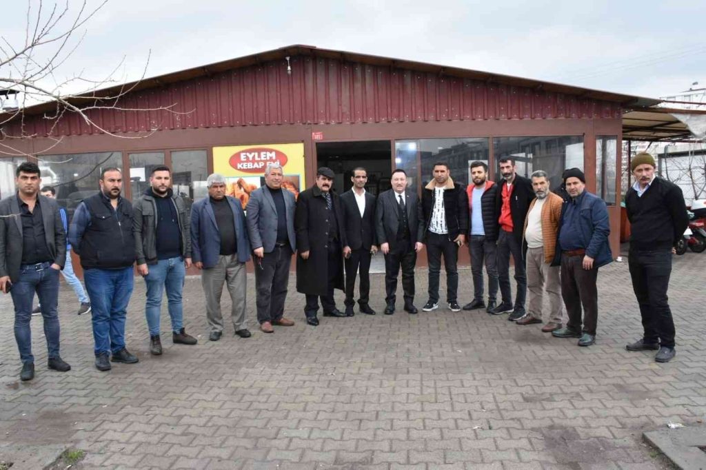 Başkan Beyoğlu’nun gönül dili, Bağlar’da ruhsatlandırma başarısını katladı