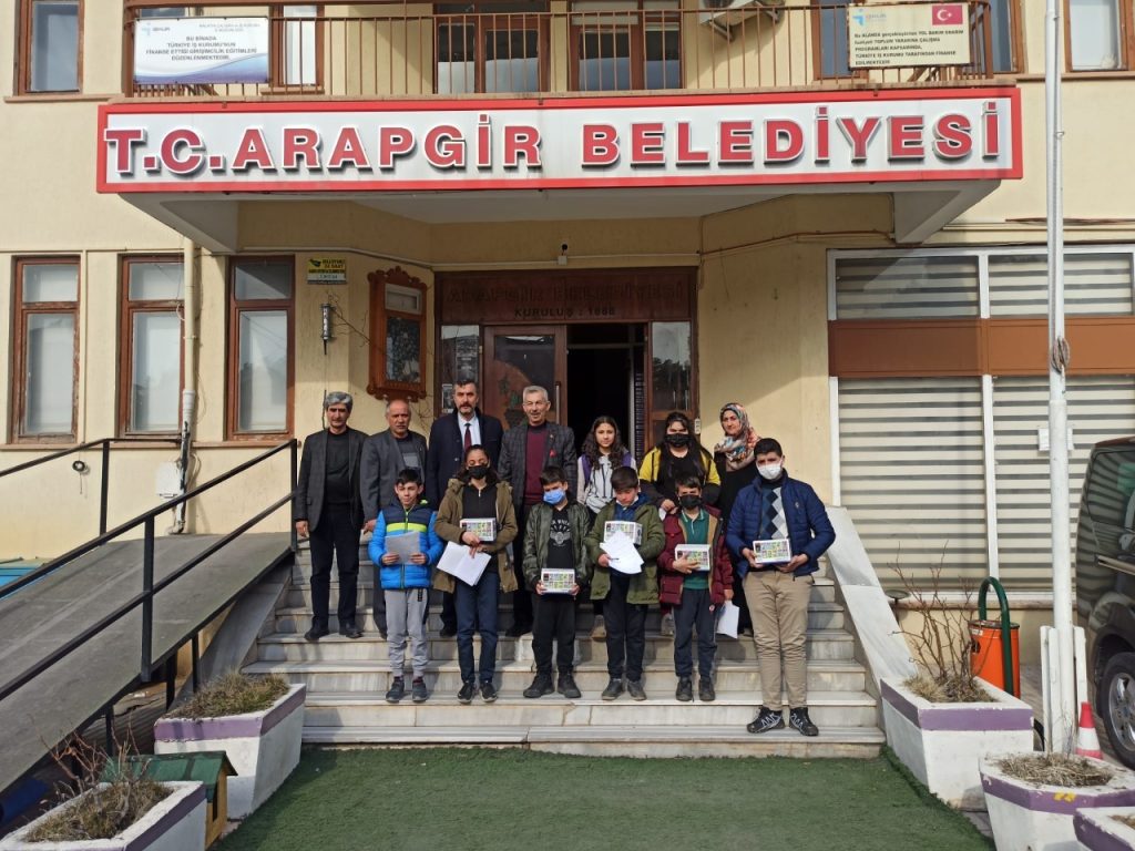 Başkan Cömertoğlu’ndan öğrencilere destek