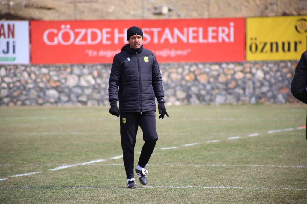 Cihat Arslan: “Kasımpaşa’yı yenersek yarışın içinde oluruz”