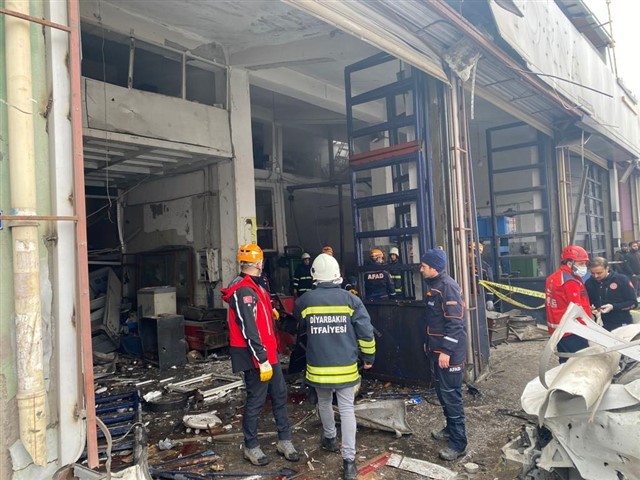 Diyarbakır Valiliğinden patlamaya ilişkin açıklama: 5’i ağır 10 yaralı