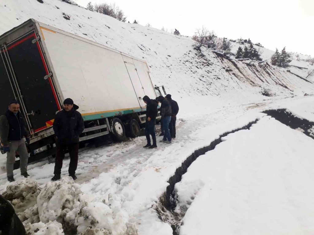 Diyarbakır’da ‘Kar kaplanları’ Mart ayında da sahada
