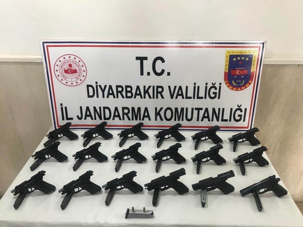 Diyarbakır’da operasyon yapılan evde cephane çıktı